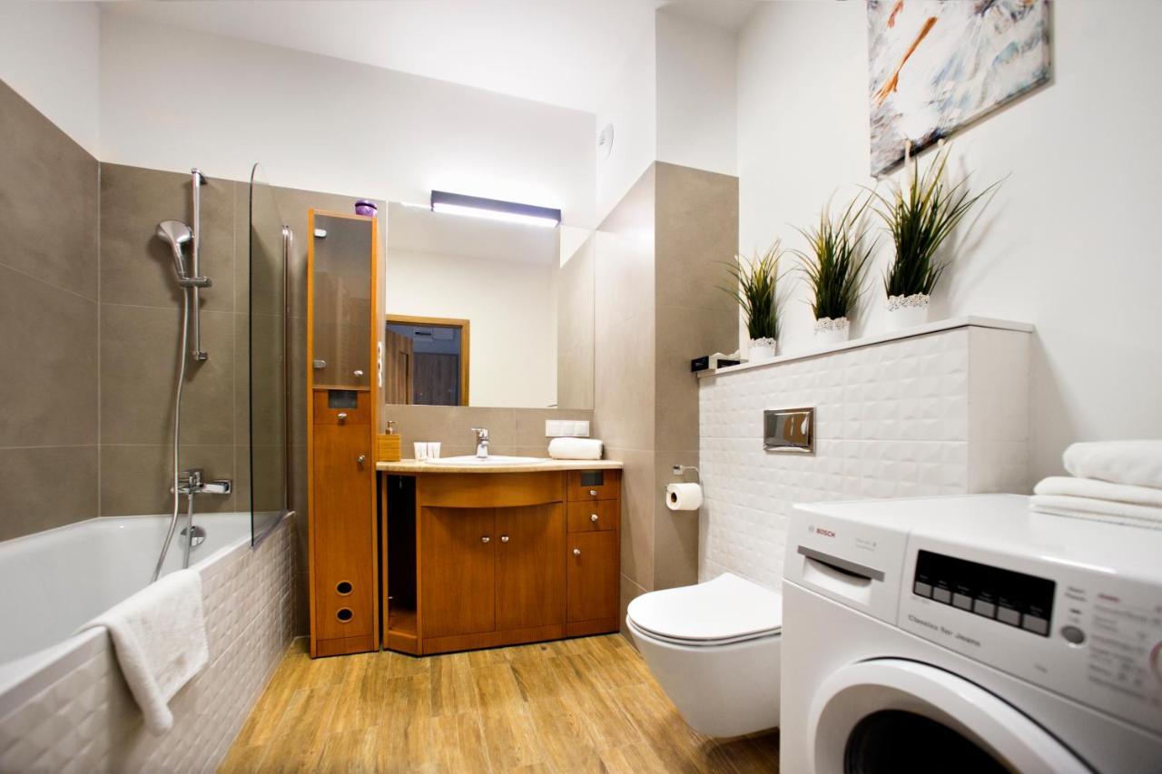Cybernetyki 6B Serviced Accommodation Warschau Exterior foto